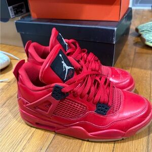 Jordan 4 valentine size 9.5